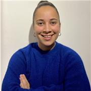 Profesora de primaria apta para todas las edades.