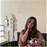Profesora de inglés fluente, español, catalán y portugués nativo. He estudiado medicina, por eso todas las asignaturas de Biología y ciencias también las enseño
