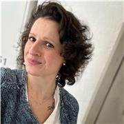 Personal trainer, naturopata, massaggiatrice sportiva, istruttrice pilates da quasi 20 anni, offro lezioni e consulenze personalizzate