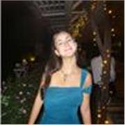 Soy una chica de 18 años a la que desde pequeña le ha apasionado y se le ha dado muy bien el inglés. Tengo el certificado B2