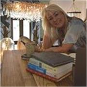 As a life coach, I am passionate about individual wellbeing, motivation & personal growth. I work to  support various age groups.