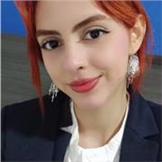 Profesora de inglés imparte clases a niños, adolescentes y adultos
