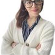 Biologa nutrizionista impartisce lezioni di biologia, scienze dell’alimentazione, educazione alimentare