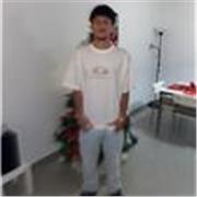 entrenador de futbol dispuesto a enseñar a personas  de todas las edades 