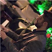Insegnante di pianoforte classico e moderno