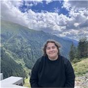Hola! soy irene, tengo 20 años y soy estudiante de ADE e ingeniería industrial en Deusto. Ofrezco clases particulares a jóvenes cu