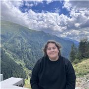 Hola! soy irene, tengo 20 años y soy estudiante de ADE e ingeniería industrial en Deusto. Ofrezco clases particulares a jóvenes cu