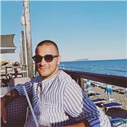 Laureato in Scienze motorie e Laureando in STAMPA, offre lezioni di fitness