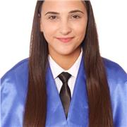 Soy una chica estudiante de matemáticas que imparte clases a todo tipo de alumnado