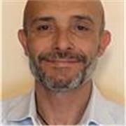 psicologo con vasta esperienza di insegnamento di diverse materie.