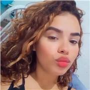 Professora de Português ensina crianças e adolescentes até 15 anos