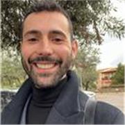 Ciao! Mi chiamo Gabriele e sono un giovane italiano che ha vissuto e studiato a Londra per 8 anni
