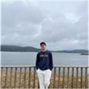 Soy un estudiante de segundo año en ingeniería aeroespacial que ofrezco clases particulares de matemáticas y física