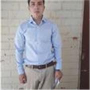 Ingeniero comercial dicta clases de matemáticas para todas las edades