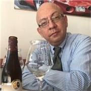 Tutor di informatica con 30 anni di esperienza pratica offre lezioni personalizzate per adulti e studenti, sia online che a Napoli