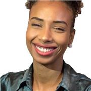 Effektive Online-Nachhilfe von empathischer Chemielehrerin