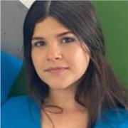 Profesora de apoyo para niños de primaria presencial