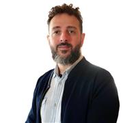 Tutor empatico e attento alla la tua creatività