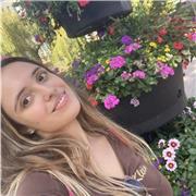 Estudiante de Enfermería. 3 años de experiencia profesional como profe, cuidando a niños y monitora en  pequeños saltarines . No d