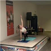 Actuellement coach sportive en fitness et musculation, je peux aider dans ce domaine