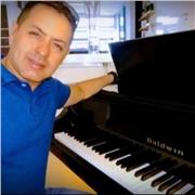 Profesor de piano egresado de conservatorio con mas de 20 años de experiencia en la enseñanza musical