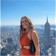 Psicóloga Clínica, cursando un doble máster en Infancia y Adolescencia. Encantada de poder formar a otras personas sobre los diferentes ámbitos de la psicología y su importancia