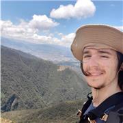 Me encuentro como una persona creativa, positiva y con paciencia que oferta clases en función del nivel y las ganas de aprender.