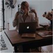 Profesora nativa de catalán ofrece clases online para adultos y principiantes, prácticas y personalizadas.