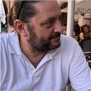 Graphic designer avec plus de 25 ans d'experience au Canada, en France et en Chine.