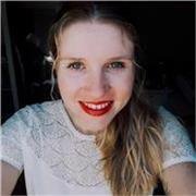Profesora de español para extranjeros con 5 anos de experiencia. 