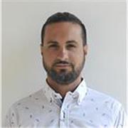 Profesor de Ingles y Frances titulado del Celta con 8 años de experiencia preparando e impartiendo clases de Ingles y frances