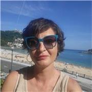 Profesora licenciada en Filología Hispánica y Arte Dramático con diez años de experiencia impartiendo clases de español