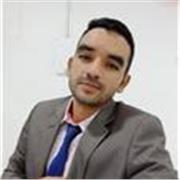 Profesional que ama enseñar a estudiantes lengua castellana
