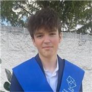 Estudiante de universidad que ofrece clases de filosofía a alumnos de 4º de ESO a 2º de bachillerato.
