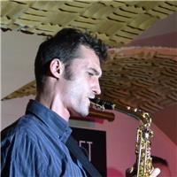 Professeur de musique, guitare, saxophone