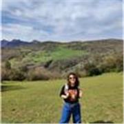 Dinámica, divertida y trabajadora. Para quien necesite refuerzo en su enseñanza o uso de la lengua y sus modalidades.