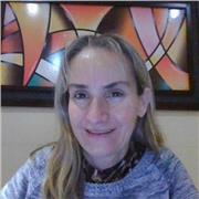 Profesor de matemáticas imparte clases a niños de todas las edades