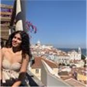 Estudiante universitaria con C1 de inglés aficionada a viajar.