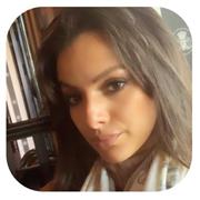 Je m’appelle Sasha,
Diplômée en Master 2 Mathématiques,
je suis professeur particulier depuis 10ans et enseigne particulièrement les mathématiques, probabilité et statistiques.
Je m’efforce de rendre la matière accessible à tous et vous accompagne pour su