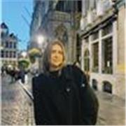 Estudiante universitario, con ganas de enseñar idiomas a niños que necesiten apoyo o simplemente tengan ganas de aprender más. 