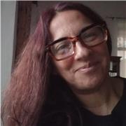 Laureata offre lezioni di Italiano, Storia, Filosofia, Geografia, Latino base, metodo di studio