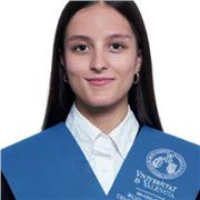 Estudiante de Bioquímica y Ciencias BIOMÉDICAS experimentada tanto en tratar con niños como en impartir clases a adolescentes