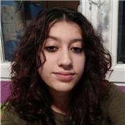 Doy clases a niños de colegio. Soy una persona responsable y paciente.