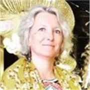 Comédienne, formée au coaching avec passé de cadre supérieure à l'international propose divers cours