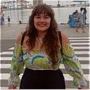 Profesora de matemáticas e inglés (me han dicho desde siempre que tengo mucha madera para ser profe) y armada de paciencia