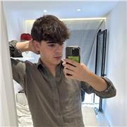 Me defino como una persona con facilidad por adaptarse a cada uno de los niños de primaria-eso por mi experiencia como entrenador.