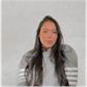 Profesora de inglés ofrece clases particulares a niñas jóvenes y adolescentes entre primaria y bachillerato para la realización y apoyo de sus tareas