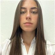 Neodiplomata presso il liceo di Scienze Applicate, con ottima preparazione teorica in materie scientifiche