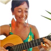 Profesora de música, danza, yoga, para niñas, niños y adultos. Egresada de la Escuela Nacional de Artes de La Habana, Cuba, con 21 años de experiencia