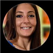 Diplomata in arti grafiche e fotografiche + corsi di social marketing + master in digital strategy